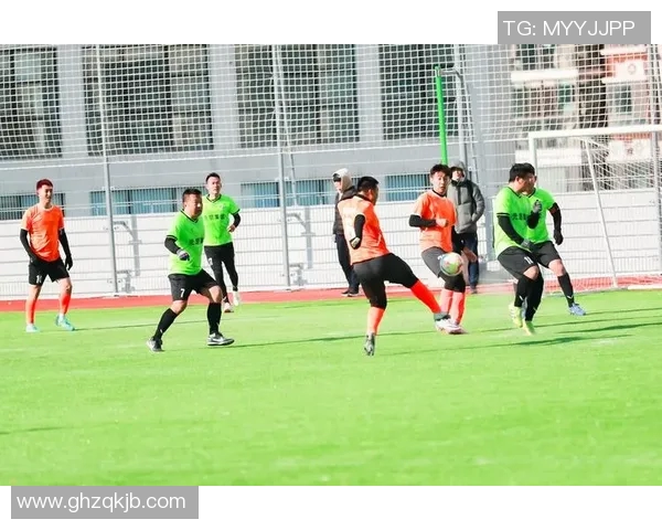 足球明星风采尽显瞬间捕捉让我们一起感受绿茵场上的激情与荣耀